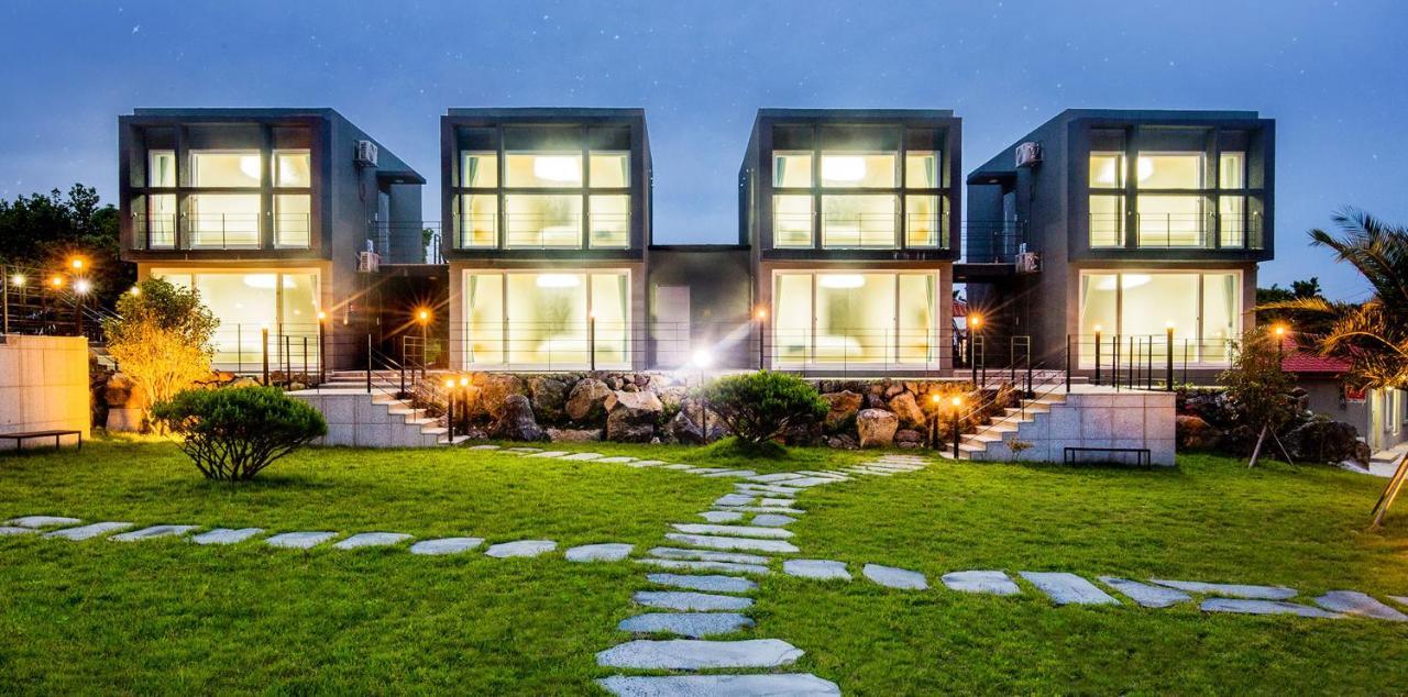 Donnaeko Pension Seogwipo Exterior foto