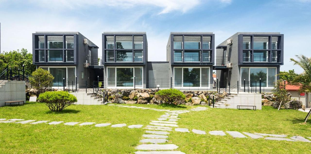 Donnaeko Pension Seogwipo Exterior foto