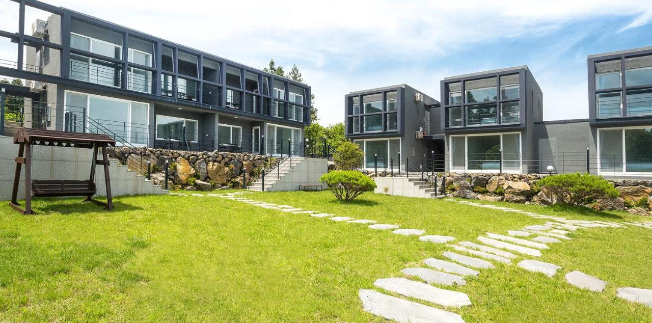 Donnaeko Pension Seogwipo Exterior foto